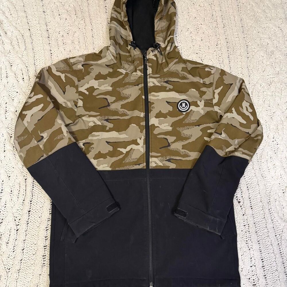 Neff Softshell Hooded SnowBoard Jacket Camo full zip Men's Size Medium